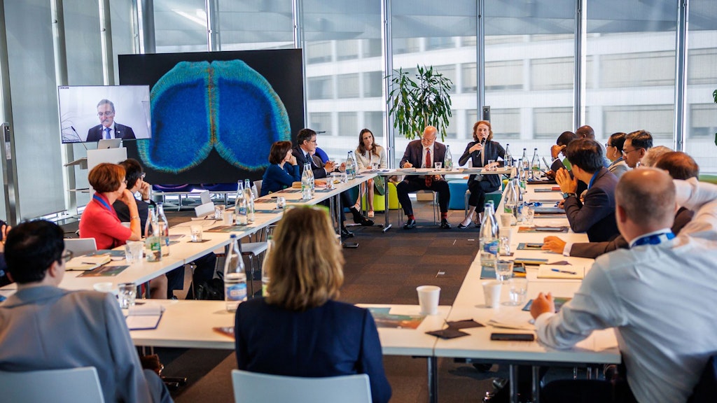 Mit der Präsentation des Geneva Science and Diplomacy Anticipator (GESDA) wurden den anwesenden Mitgliedern des Sicherheitsrats die Trends in Wissenschaft und Technologie vorgestellt, die die grössten Auswirkungen auf die Zukunft von Frieden und Sicherheit haben werden.