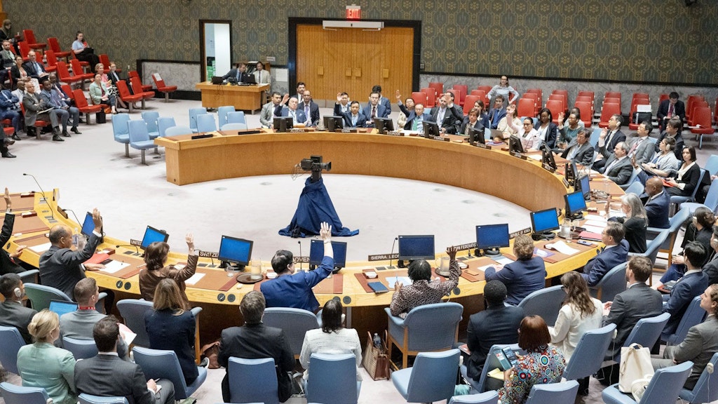 Der UNO-Sicherheitsrats verabschiedet in New York die Schweizer Resolution.