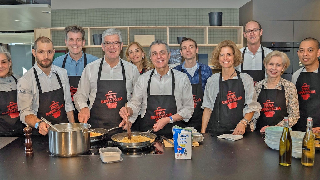 I partecipanti all’atelier di cucina al lavoro. 