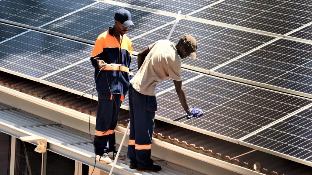 Solaranlage auf den Dächern der Schweizer Botschaft in Harare.