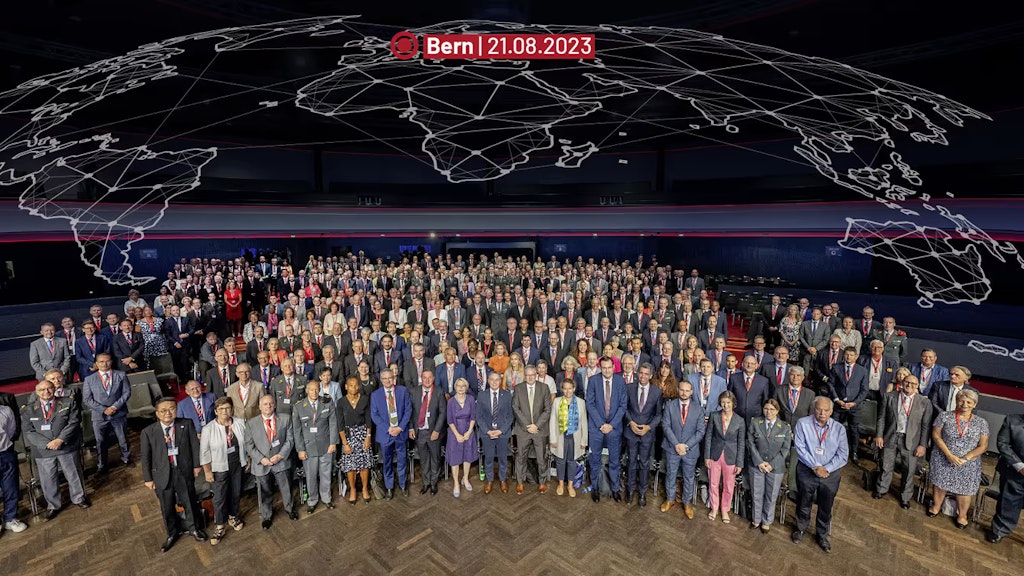 Gruppenfoto der Konferenzteilnehmende.
