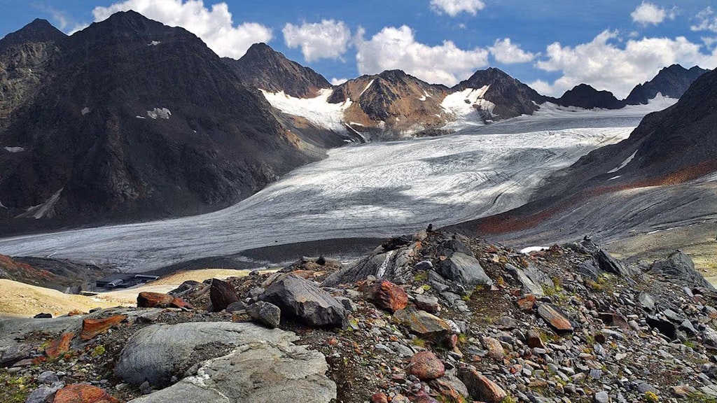 Berglandschaft in den Zentralalpen mit Gletscher