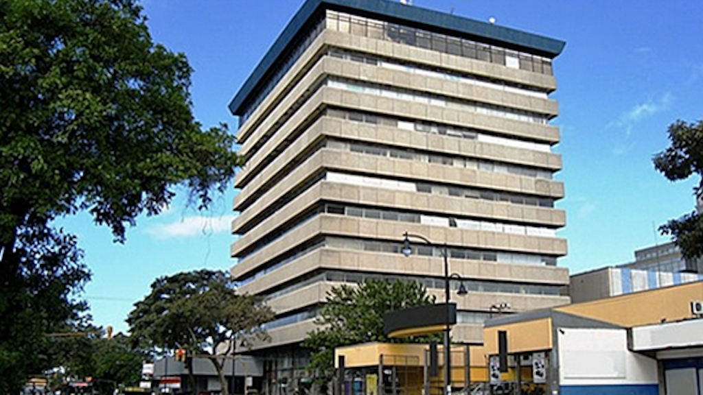Outside view of the embassy building in San José: the Swiss representation occupies one floor of the building. 