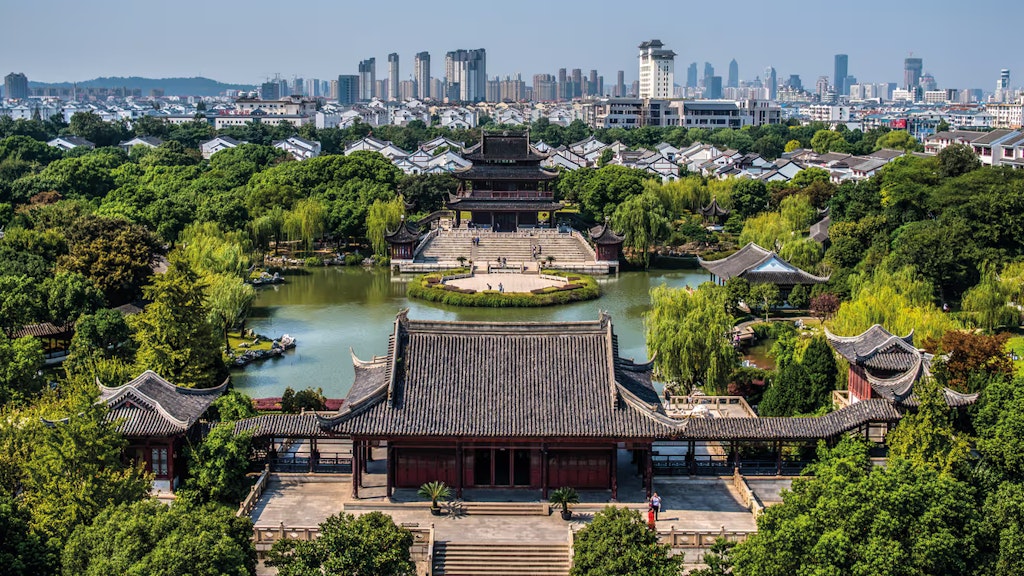 Ein Symbolbild zeigt eine asiatische Stadt. 