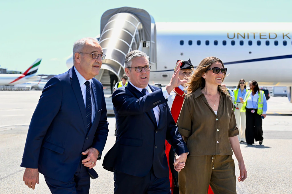 Der Premierminister des Vereinigten Königreichs, Sir Keir Starmer, ist in Genf eingetroffen, um am G7-Gipfel teilzunehmen.