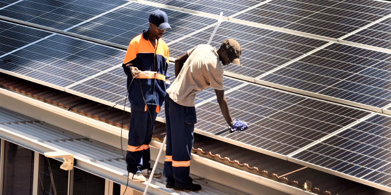 Solaranlage auf den Dächern der Schweizer Botschaft in Harare.