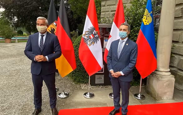Bundesrat Ignazio Cassis bei der Begrüssung des stellvertretenden Ministerpräsidenten von Baden-Württemberg, Thomas Strobl. 