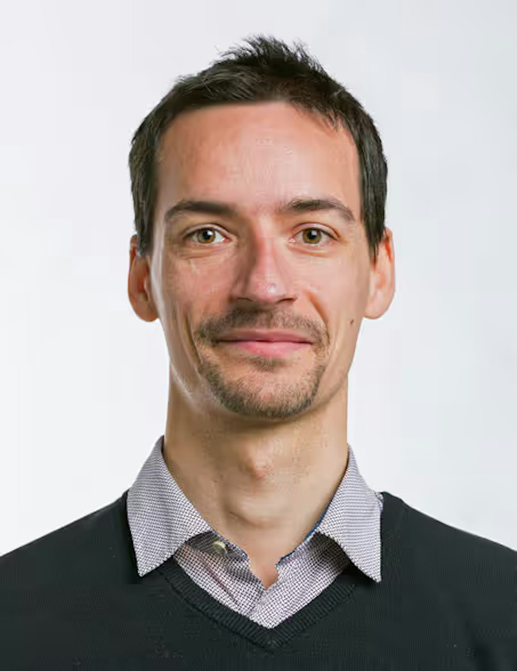 Portrait photo of Prof. Daniel Farinotti