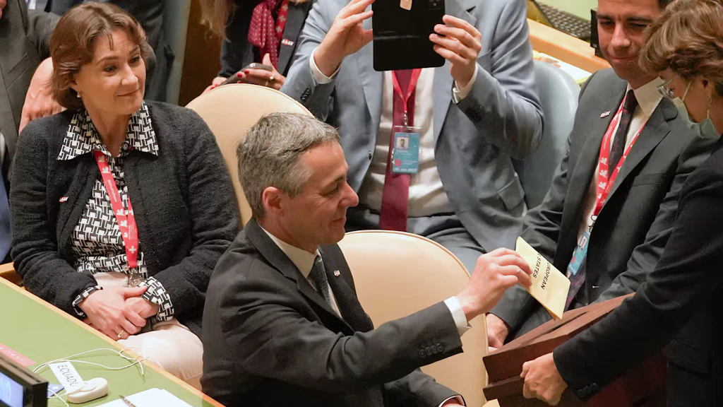 President Ignazio Cassis voting at the UN General Assembly in New York.