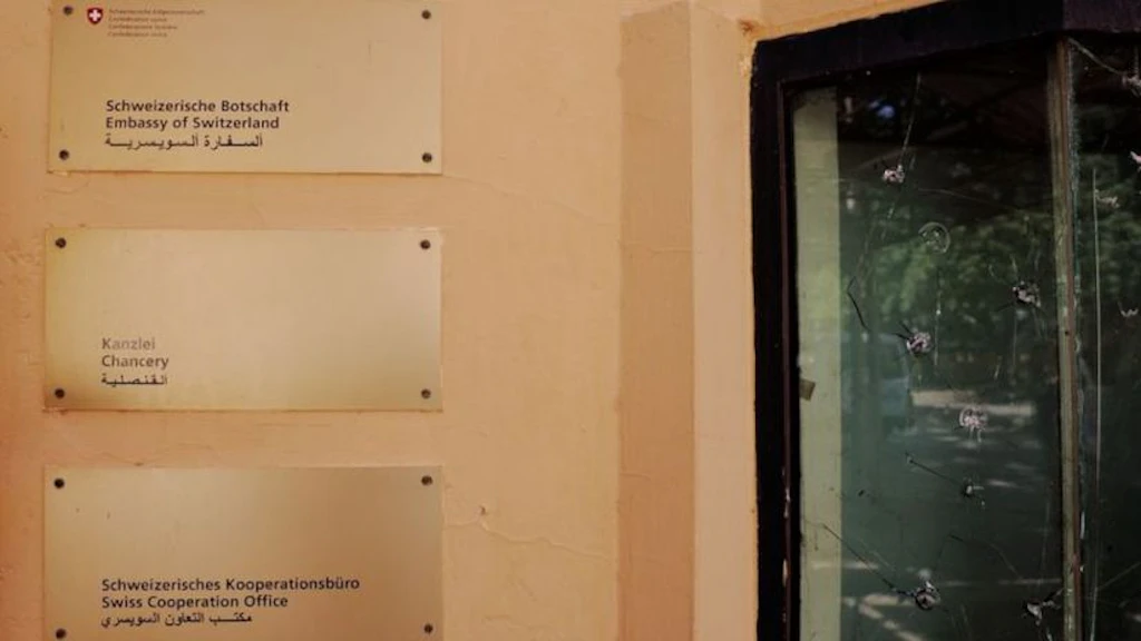 Signs of the fighting at the reception desks of the Swiss Embassy, the Consulate and the Cooperation Office in Khartoum. 