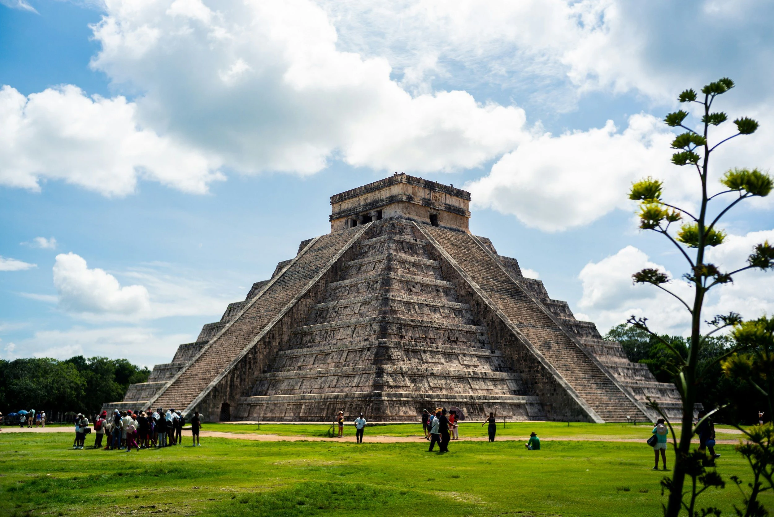 Sur la photo, on voit les pyramides de Chichen Itza au Mexique.
