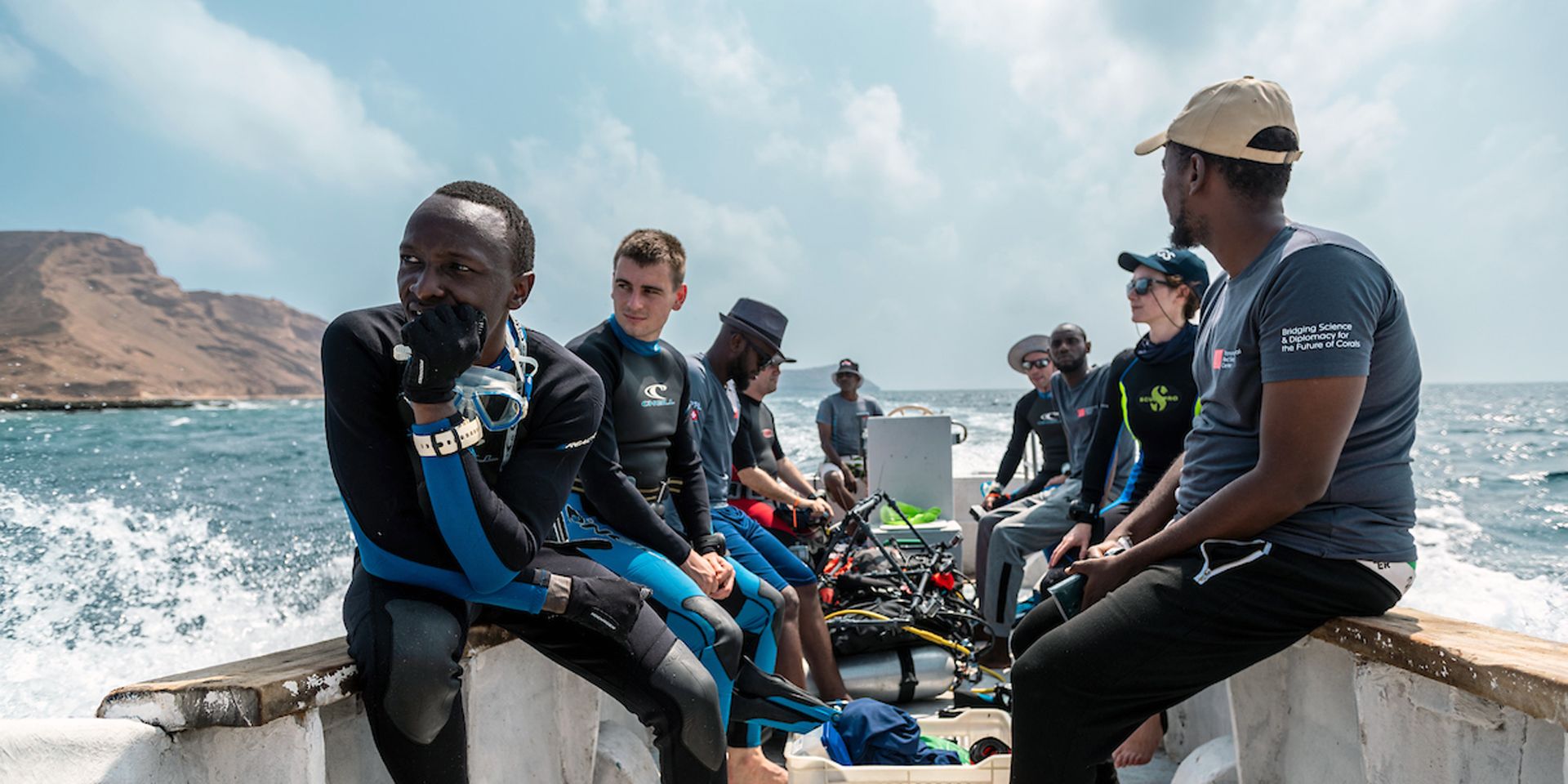 Des scientifiques du Centre de recherche transnational de la mer Rouge lors d’une mission de  terrain menée à Djibouti.