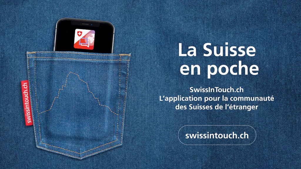 Un téléphone portable dans une poche de pantalon ornée du Cervin, annonçant le lancement de l’application SwissInTouch.