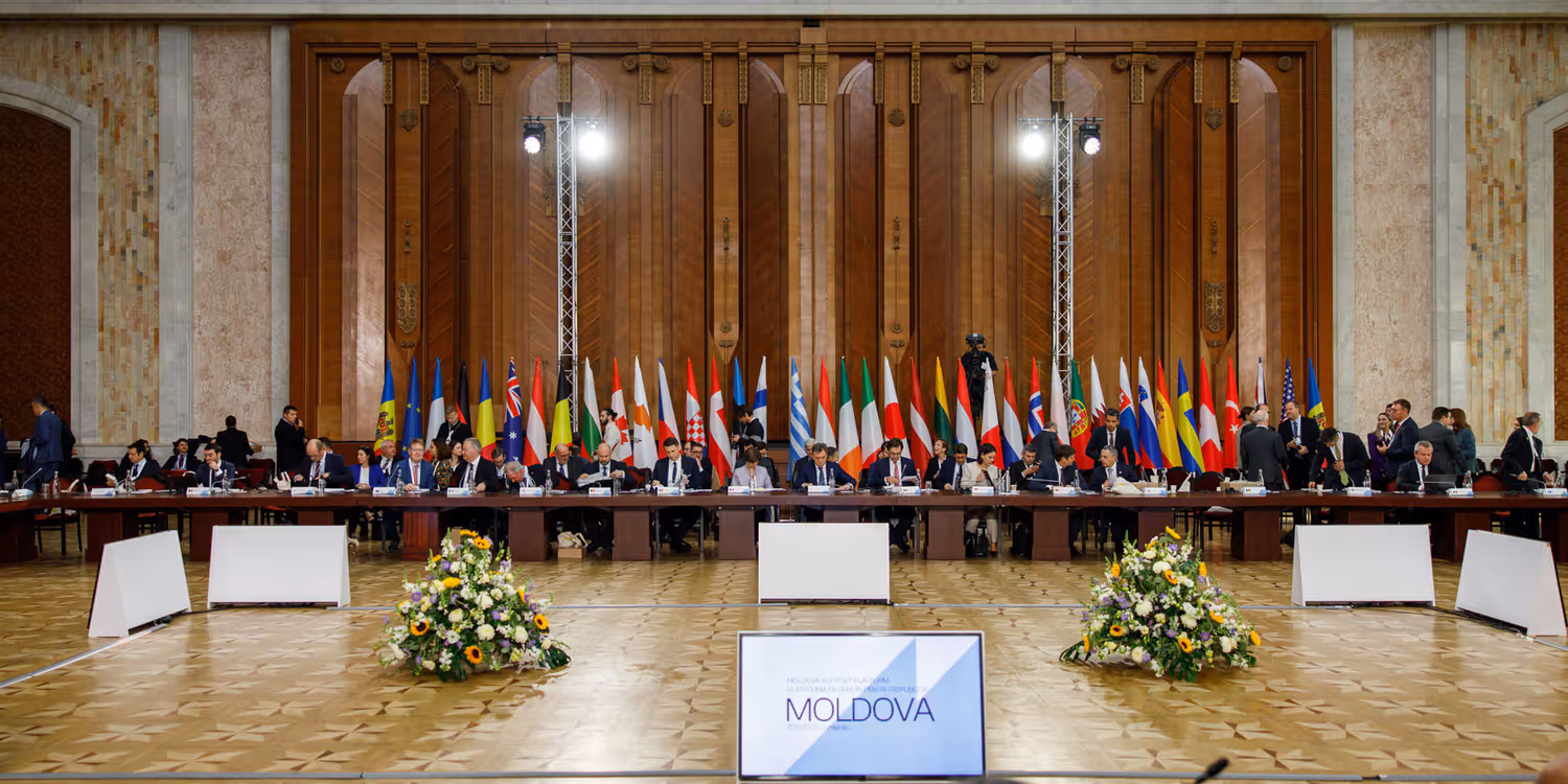 Foto della sala dove si è svolta la quarta edizione della «Moldova Support Platform» a Chisinau.