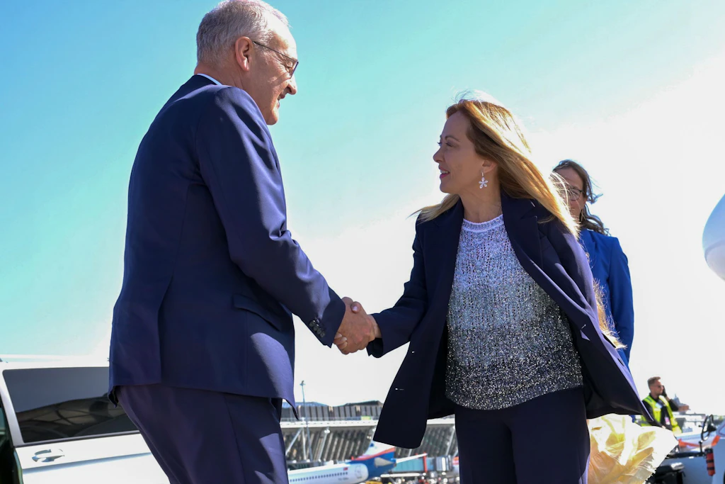 La presidente del Consiglio dei ministri italiano, Giorgia Meloni, è arrivata a Ginevra per partecipare al vertice del G7.