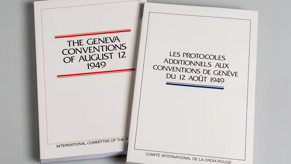 Due raccolte delle Convenzioni di Ginevra del 12 agosto 1949 e i relativi Protocolli addizionali.