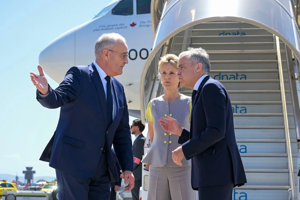 Il primo ministro del Canada, Mark Carney, è arrivato a Ginevra per partecipare al vertice del G7.