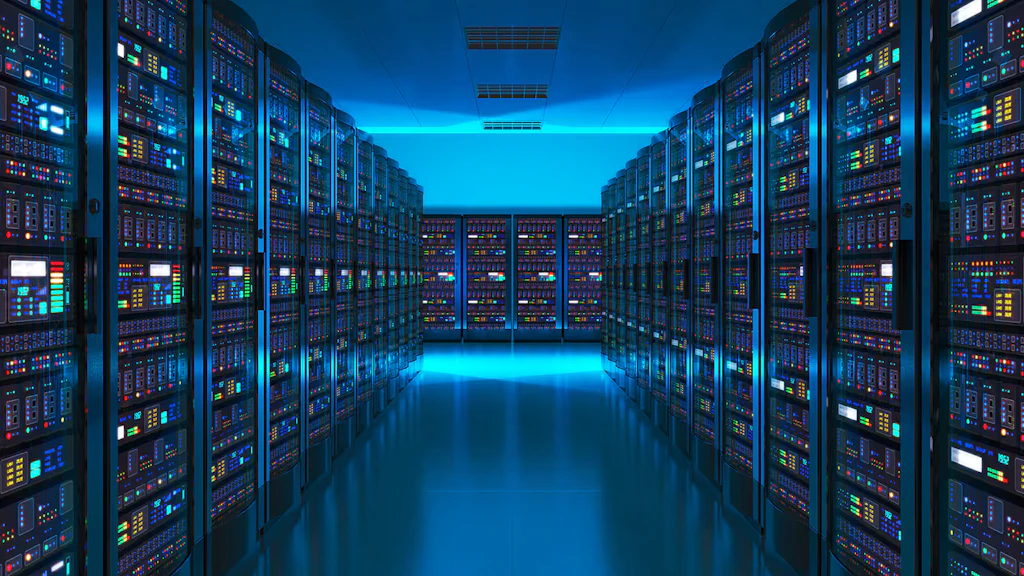 Entriamo in una stanza buia, con illuminazione blu, divisa in corsie da una moltitudine di server dove vengono memorizzati i dati digitali.