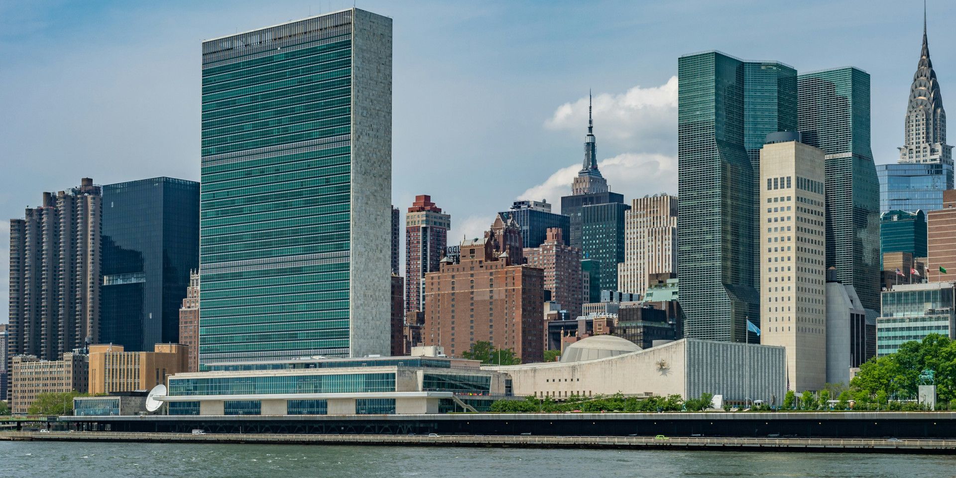 Vista sul Hudson River e sulla sede delle Nazioni Unite a New York.