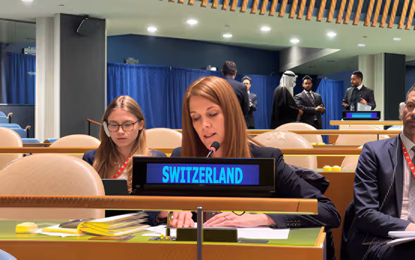 La diplomatica Rahel Pema interviene all'Assemblea generale delle Nazioni Unite a New York.